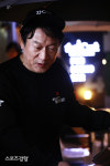 김응수 ‘오늘은 BBQ종로본점 지점장’ [스경포토]
