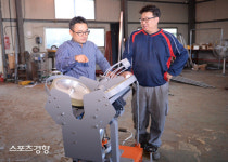 부산동일중앙초에 피칭머신 기증하는 베벨 김환 대표 “외국제품에 절대 뒤지지 않는다”