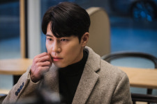 ‘하이바이,마마’ 김태희, 볼꼬집 당한 이규형의 현실 자각…‘강화유리’, ‘단짠‘ 환생 라이프 스타트 [채널예약]