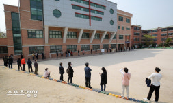 투표율 오후 3시 현재 56.5%···60% 눈 앞에 [선택 4·15]