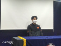 데뷔전 2안타 한화 신예 최인호 “최대한 많이 살아 나가고 싶습니다” [스경X인터뷰]
