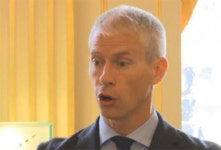 프랑스 문화부 장관 “키스 신 찍는다, 코로나19 검사 음성 배우만”