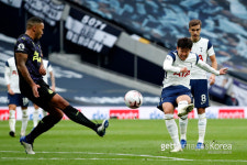 아이고 아까워라…손흥민, 골대 두 번 강타 [토트넘-뉴캐슬]