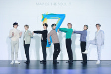 방탄소년단(BTS)  ‘맵 오브 더 솔 : 7’ 지난해 미국에서 가장 많이 팔린 실물앨범