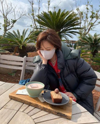 황정음, SNS 재개…이혼 후 5개월 만