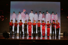 오메가엑스 “타이틀 ‘바모스’=스페인어 ‘가자’, 이국적 퍼포먼스”