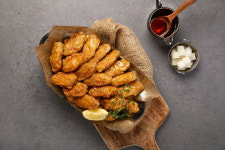 ‘어게인 1999’ 호식이두마리치킨 간장치킨 주목 받아