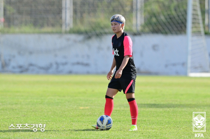 한국 여자 축구 대표팀, 중국과 무승부…리빙 레전드 지소연의 활약에 감동