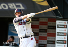 두산 상대 4할, 와카는 다시 이정후 시리즈가 된다