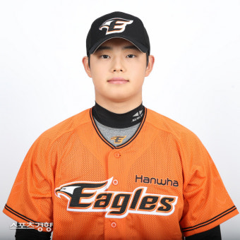 ‘KBO 막내’ 한화 문동주 “몸 만든 뒤 신인왕·AG 도전”