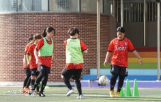 “축구 할 때면 그냥 웃음이 나와요!” 서울에 단 하나뿐, 초등학교 여자축구부