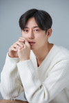 이지훈, 영화 ‘최악의 이웃과 사랑에 빠지는 방법’ 캐스팅…반등의 기지개