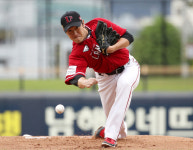 박종훈도 3이닝 무실점 연착륙···SSG, KIA에 위닝시리즈