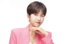 트로트 가수 반가희 ‘인생은 순리대로’...신곡 파워에 더위도 싹~