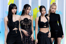 블랙핑크, 3관왕 테일러 스위프트도 ‘Pink Venom’ 따라부르다