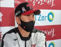 ‘견고함’→‘유연함’···LG 라인업은 계절의 흐름을 탄다