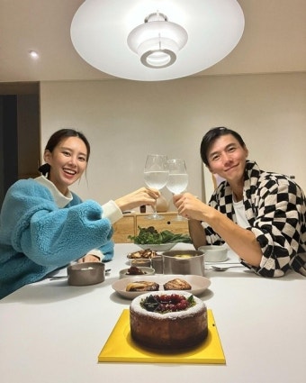 송재희-지소연 부부, 결혼 9년차 쌍둥이 임신 소식 공개에 관심 집중