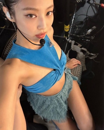 블랙핑크 제니, 사랑스러운 노출