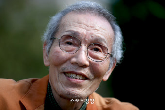 강제추행 혐의 오영수, 출연 연극 하차·광고 삭제