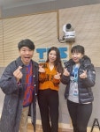 ‘TBS 9595쇼’ 트로트 퀸 양지은,‘나도 한 잔’ 첫 라이브 소화