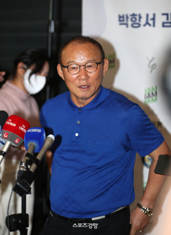 박항서 전 베트남 대표팀 감독 “다른 곳에서 감독 2~3년 더 하고 싶다”