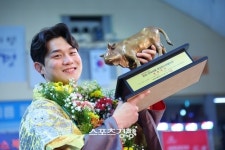 ‘태백급 최강’ 노범수, 문경장사씨름에서도 장사 타이틀 추가···통산 17번째