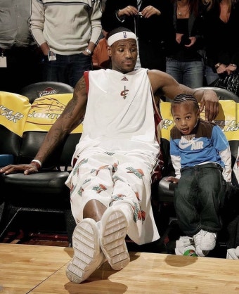 르브론의 아들 사랑 “브로니, 리그 몇몇 선수보다 낫다”[NBA]