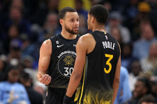 커리, 부진한 풀에게 조언 “나아지기 위한 시간 가져라”[NBA]
