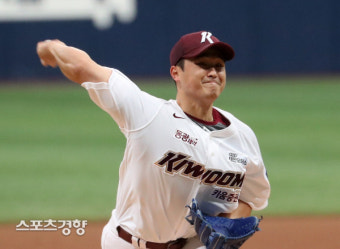 시범경기 선발 등판한 최원태[스경포토]