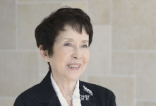 ‘벼랑위의 포뇨’ 나라오카 토모코, 폐렴투병 끝 사망…향년 93세