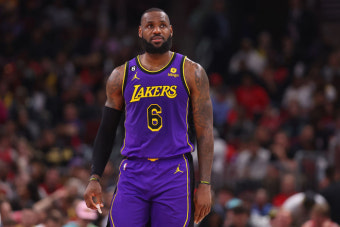 ‘르브론·AD 63점 합작’ 레이커스, 러셀 복귀전서 시카고에 설욕[NBA]
