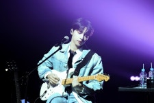 ‘싱어송라이돌’ 정세운, ‘올 밴드 라이브’ 소극장 콘서트 ‘더 웨이브’ 성료