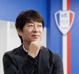 K리그1 첫 승 수원, 김병수 감독 선임으로 한 번 더 날까