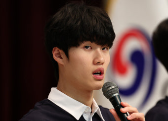 “자유형 200m 올해 안 1분43초대 진입 목표” 황선우, 박태환 넘어 2연속 세계선수권 메달 도전장