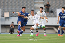 0-3으로 뒤지던 전남, 후반 중반 이후 2골 넣어 극적인 무승부
