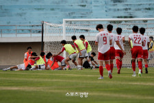 동생 눈물 닦아준 보인고 형님들, 승부차기 혈투로 부평고 꺾고 금배 결승행