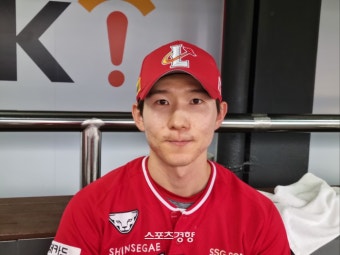 뜬공, 직선타, 땅볼, 삼진 그리고 ‘홈런’…SSG 구한 ‘국대 유격수’ 박성한의 극적인 ‘한 방’