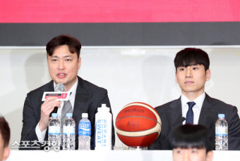 출사표 밝히는 송영진 감독[스경포토]