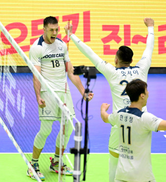 ‘마테이 15점’ 우리카드, 한국전력 셧아웃 격파하고 파죽의 5연승[스경X현장]