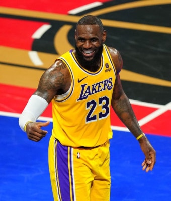 레이커스 감독 “르브론, MVP 선두주자”[NBA]