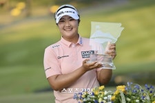 KLPGA 신인왕 유해란, 모교 삼곡초에 1000만원 기부