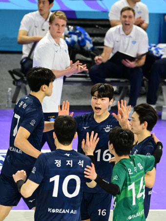 1경기, 승패에 갈린 희비…대한항공 “아직도 강한 배구 할 수 있다”, 우리카드 “자기 관리 필요해”[스경X현장]