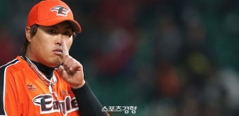 “머릿속에 없던 이야기인데···” 류현진 복귀 소식에 당황했던 이승엽 두산 감독, 각 구단 계산이 복잡해졌다