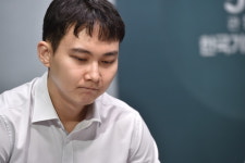 드디어 끊어낸 무관의 사슬···박정환, 설현준 꺾고 23개월 만에 우승