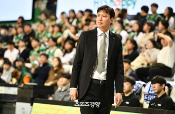 정규리그 우승을 놓친 송영진 KT 감독 “끝까지 순위 경쟁을 하겠다”