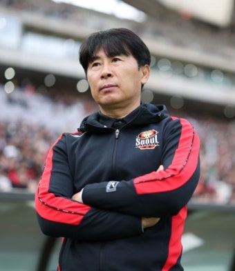 ‘마법사’ 김기동 서울 감독, 3경기 만에 서울 사령탑 데뷔승