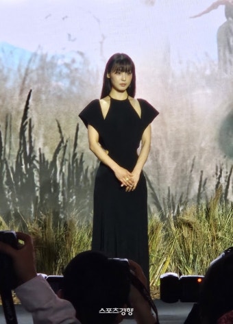 ‘기생수’ 전소니 “연상호 감독 연기 시범, 부끄러워하지 않더라”