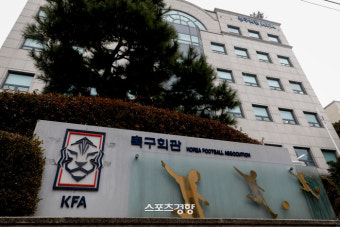 한국축구지도자들 한목소리 “정몽규 아웃”···대표팀 성적만 급급한 졸속행정 비판