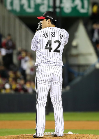 ‘미스터제로’ LG 김진성-‘5월 4승’ 두산 곽빈-‘타율·안타 1위’ 키움 도슨…5월 MVP 대격돌