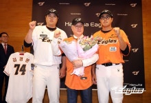 부임 후 첫 일정은 고참 선수들과 식사…김경문 한화 감독 “류현진이 다 끌어주더라, 안치홍도 2루수 자청해”[스경X현장]
